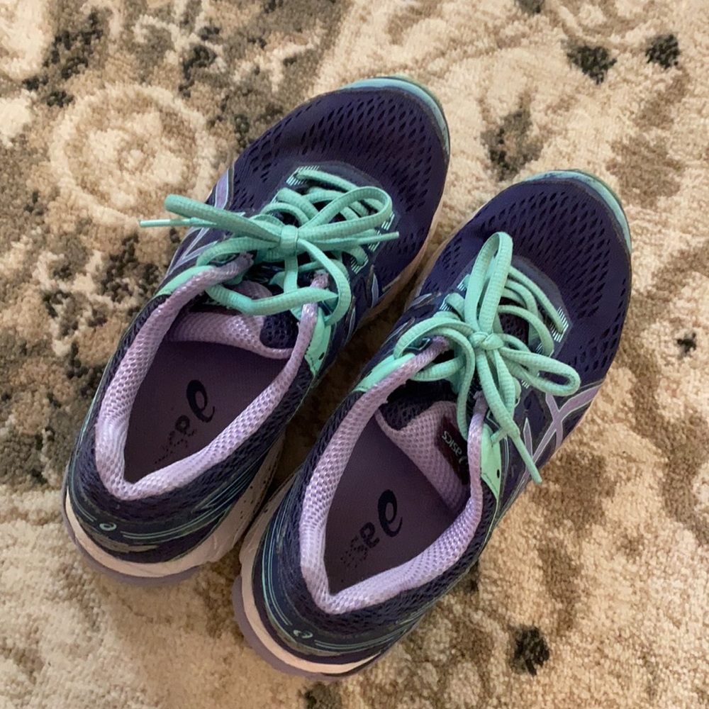 ASICS shoes - Picture 2 of 4